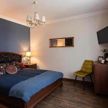 Vintage , Free Parking , Self Check-in Apartment
