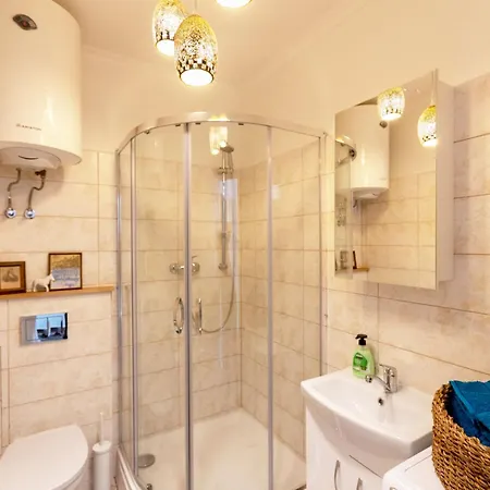 Vintage , Free Parking , Self Check-in Apartment Riga