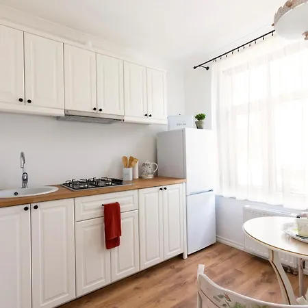 Vintage , Free Parking , Self Check-in Apartment *
