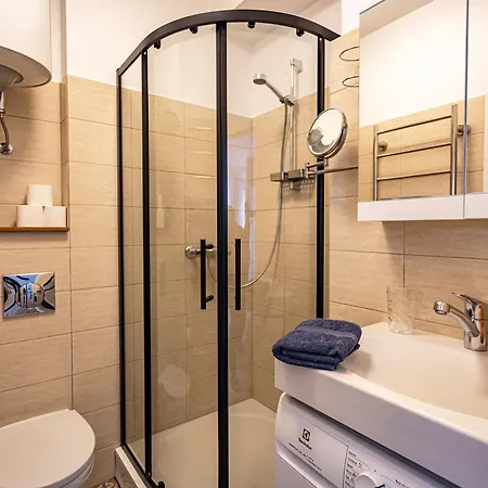 Vintage , Free Parking , Self Check-in