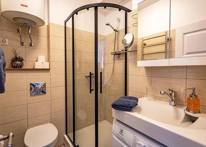 Vintage , Free Parking , Self Check-in